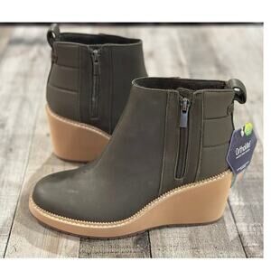 TOMS Raven Wedge Bootie in Olive Size 6 NWT